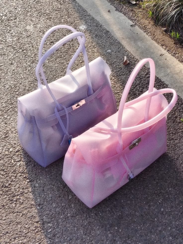 Le sac viral de l'été 2026 : pourquoi le Jelly Firkin est partout